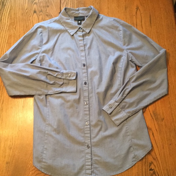 Worthington Tops - EUC Worthington blue and white pinstripe blouse